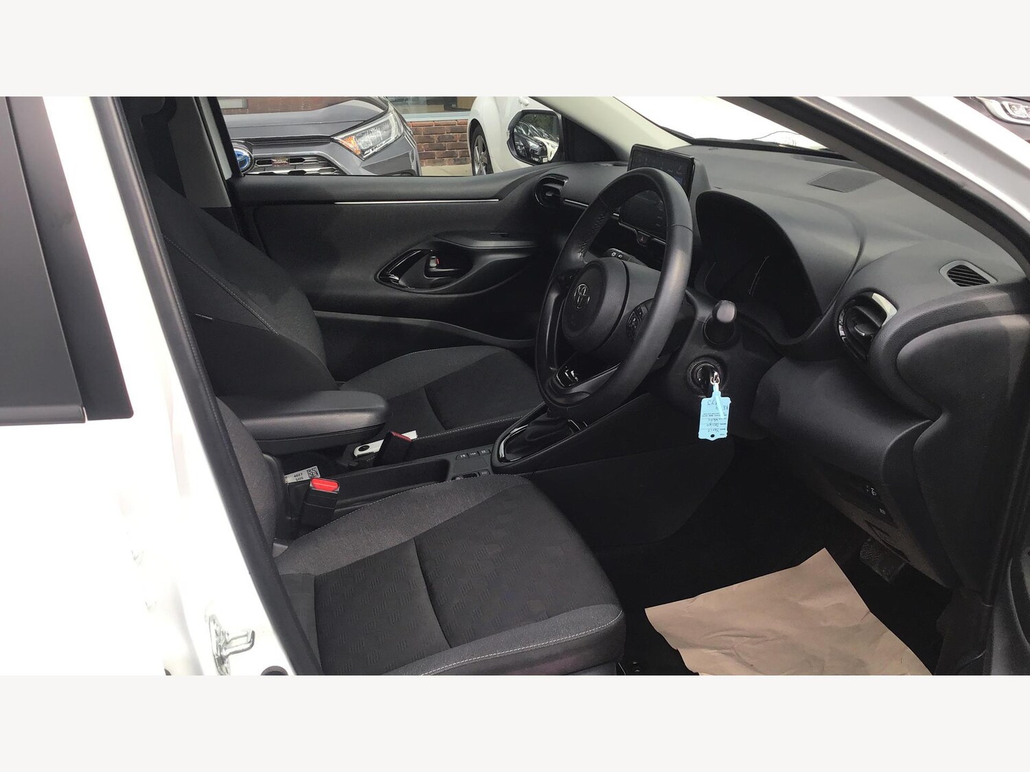 Used Toyota Yaris 2024 for sale - 76109608: Photo 13