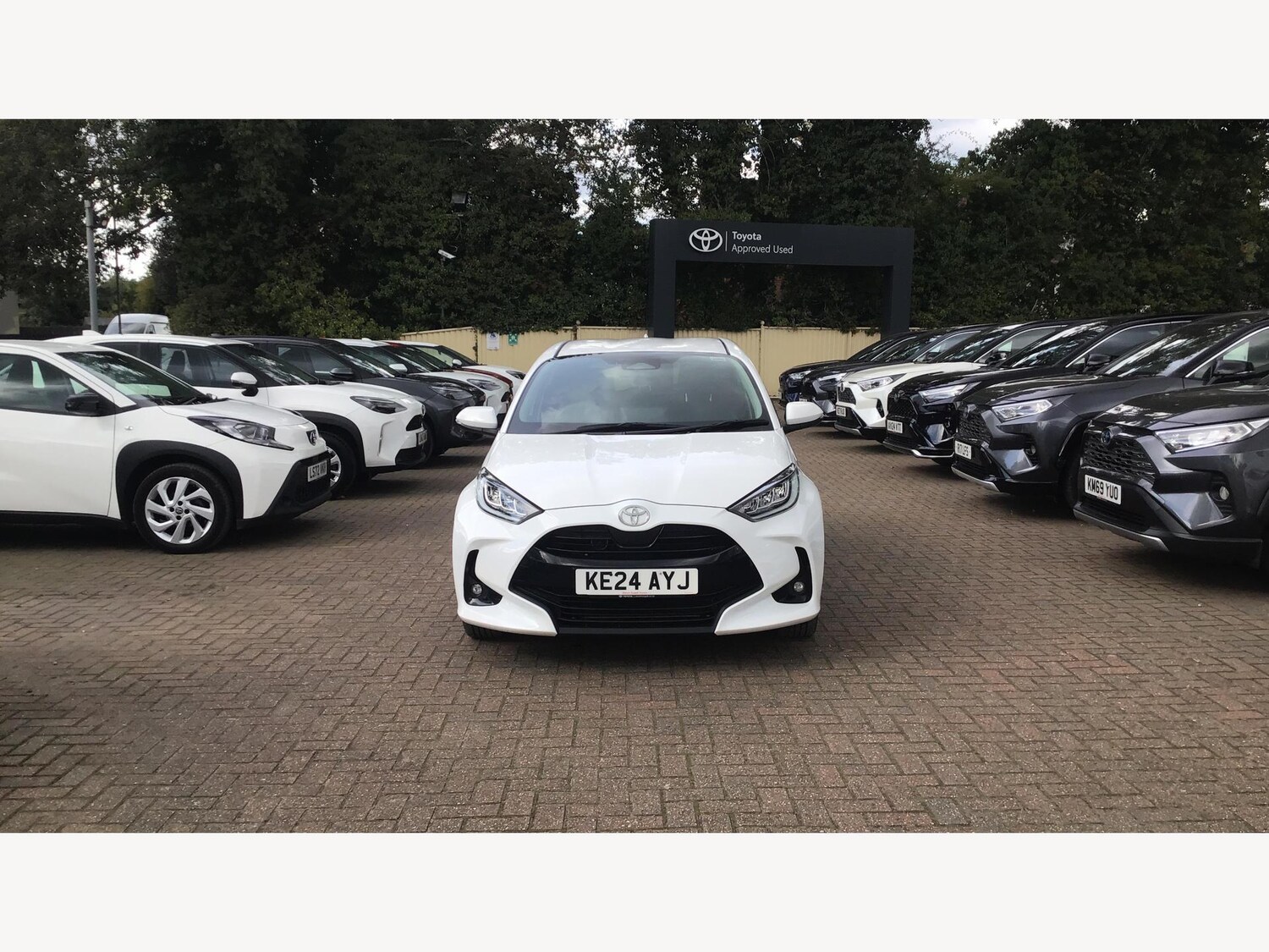 Used Toyota Yaris 2024 for sale - 76109608: Photo 17