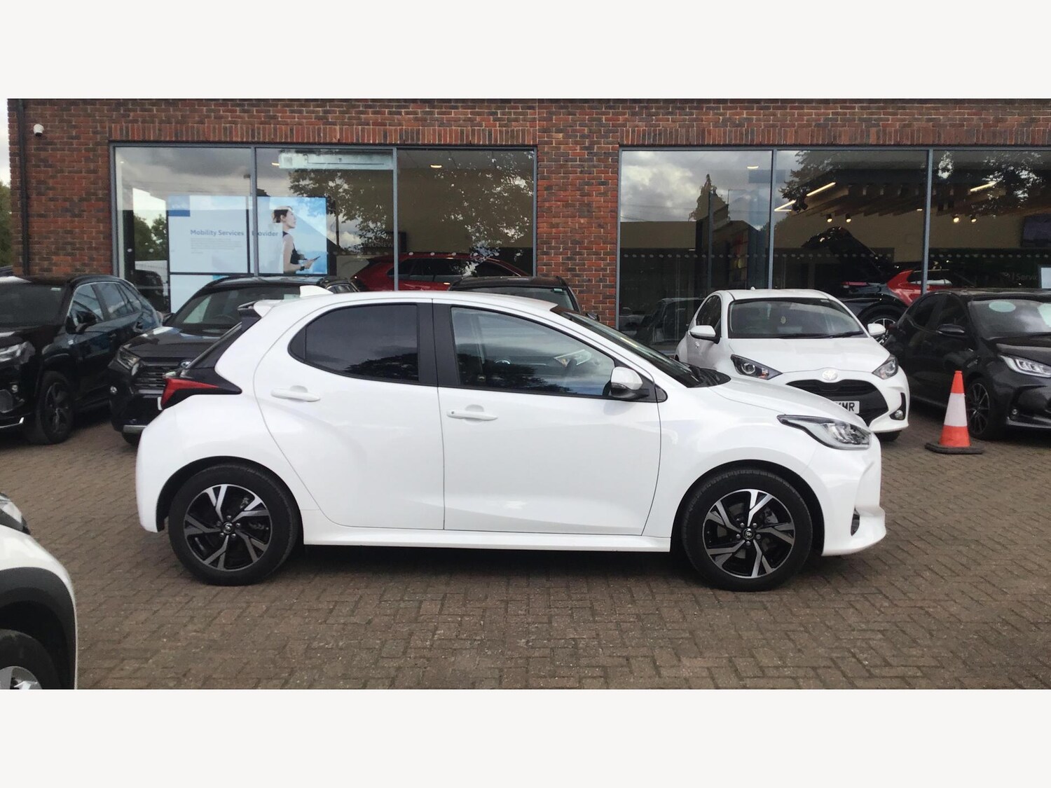 Used Toyota Yaris 2024 for sale - 76109608: Photo 18