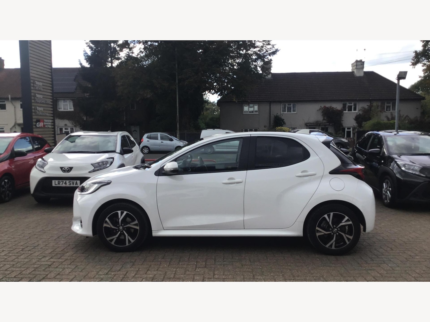 Used Toyota Yaris 2024 for sale - 76109608: Photo 19
