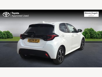 Used Toyota Yaris 2024 for sale - 76109608: Photo 2