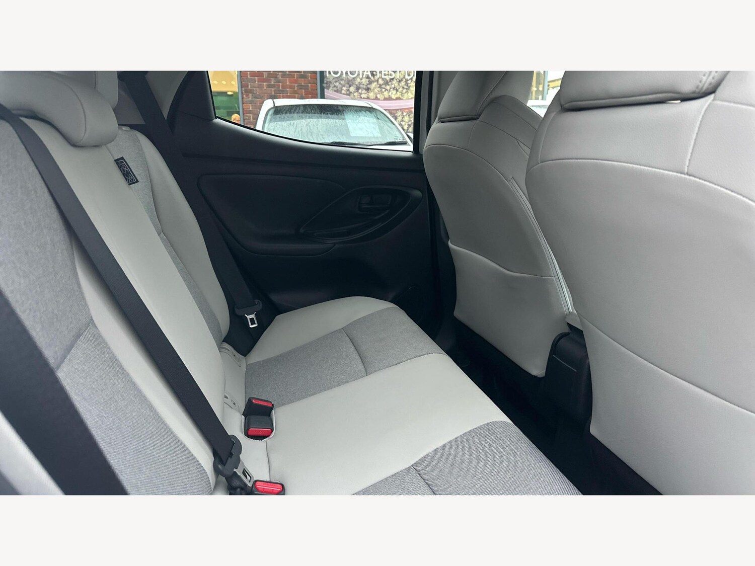 Used Toyota Yaris 2023 for sale - 77523685: Photo 14