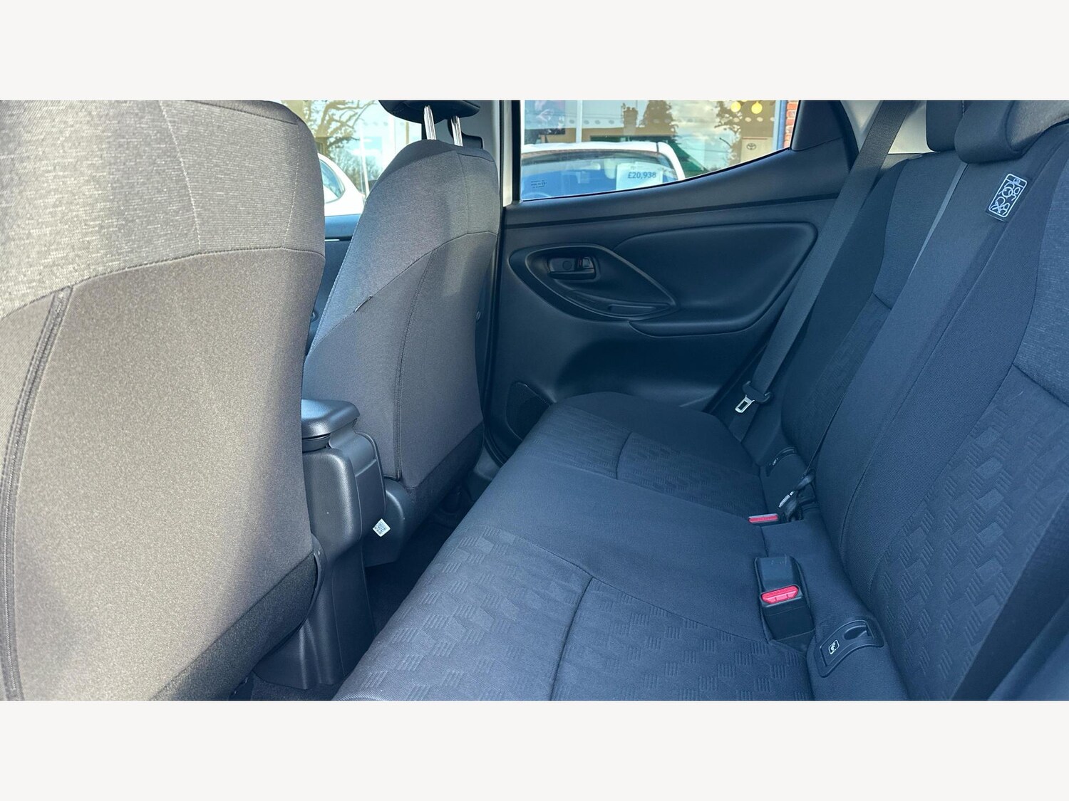 Used Toyota Yaris for sale - 77306201: Photo 15