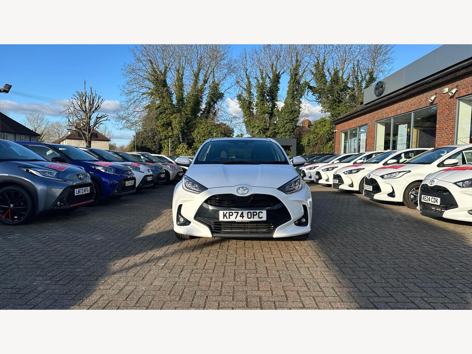 Used Toyota Yaris for sale - 77306201: Photo 17