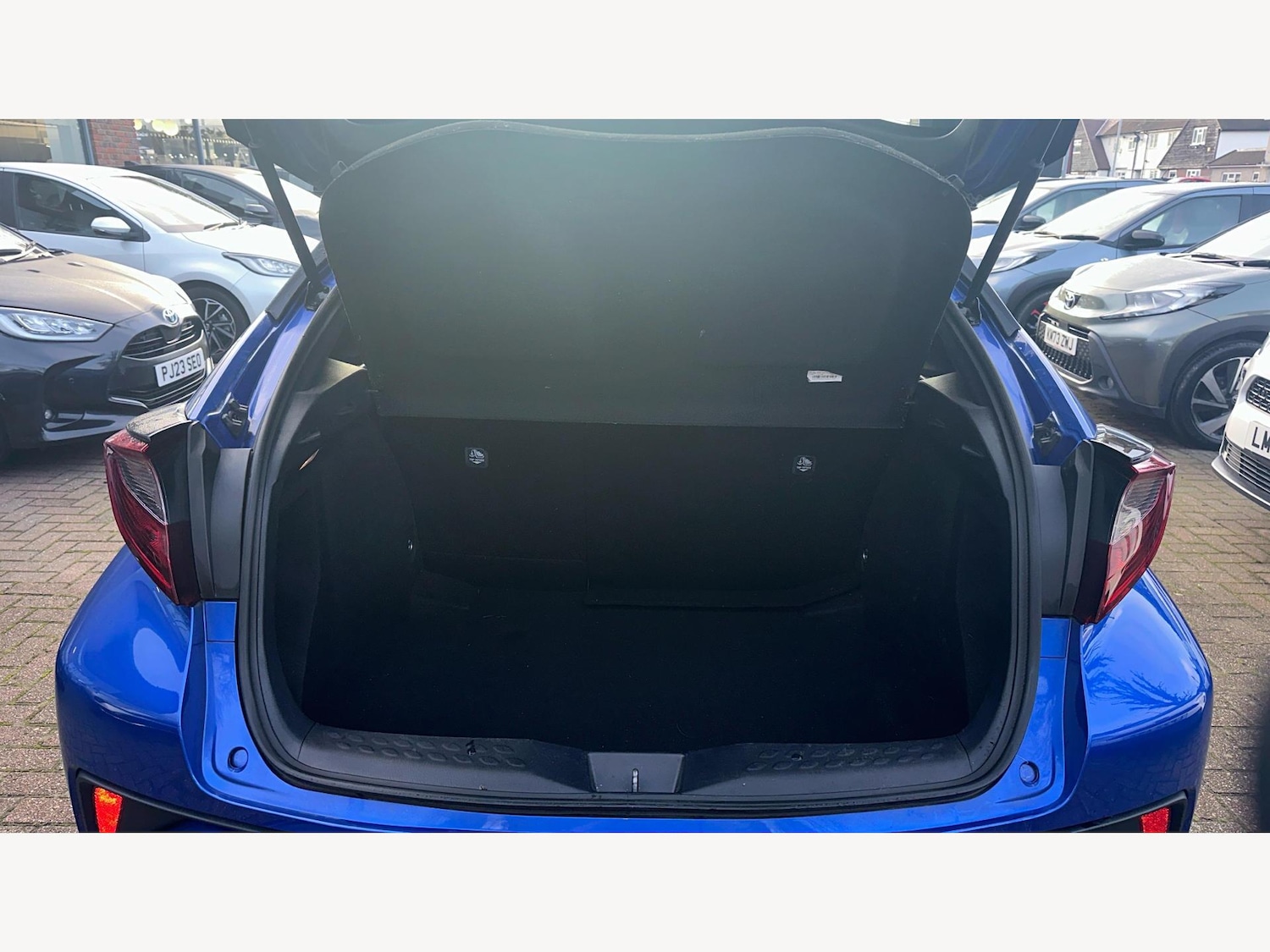 Used Toyota C-HR 2022 for sale - 76572061: Photo 16