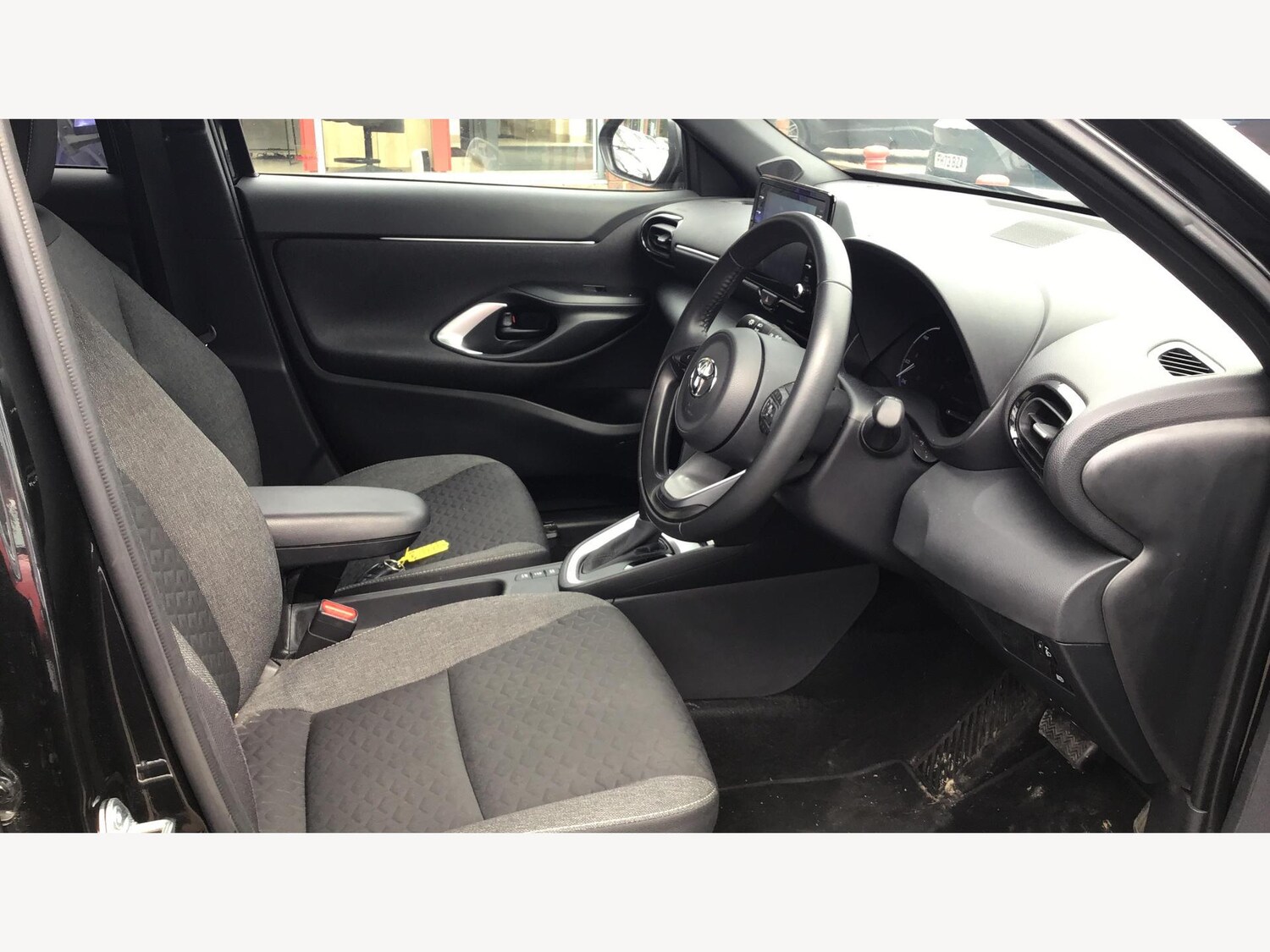 Used Toyota Yaris Cross 2023 for sale - 76013065: Photo 13