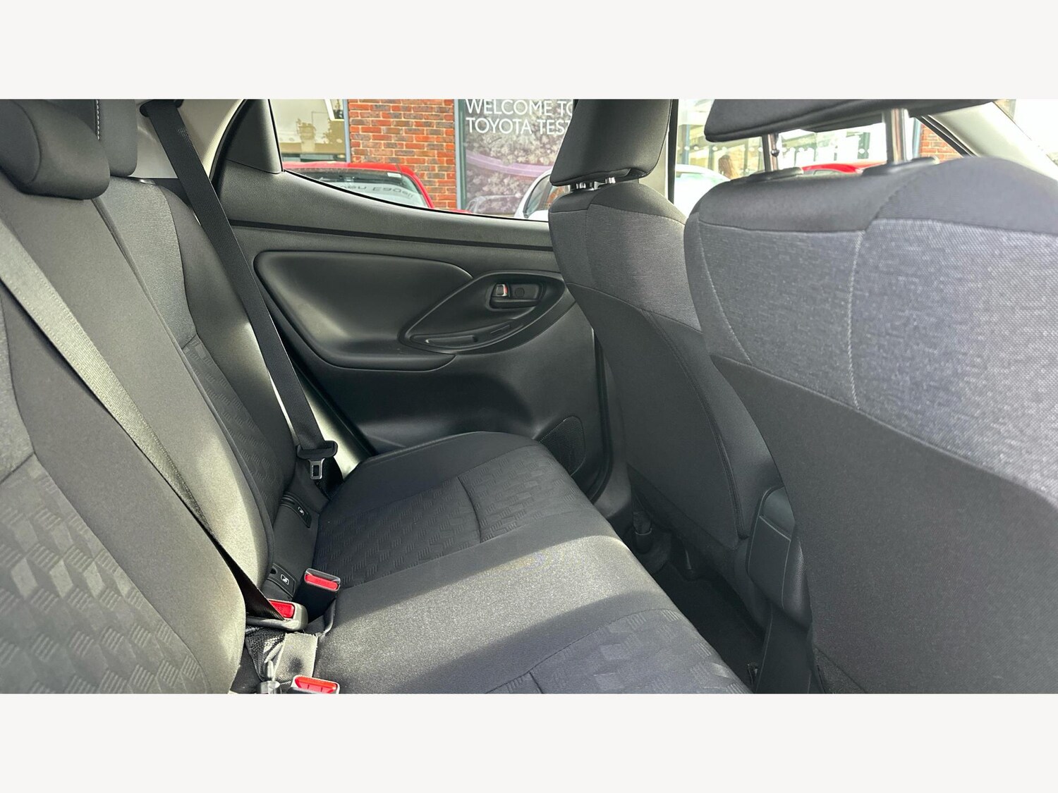 Used Toyota Yaris for sale - 77575404: Photo 14