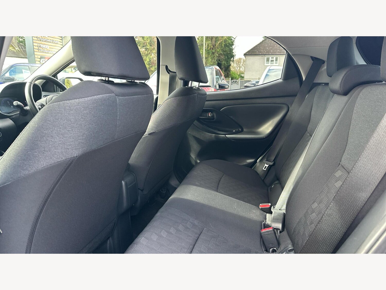 Used Toyota Yaris for sale - 77575404: Photo 15