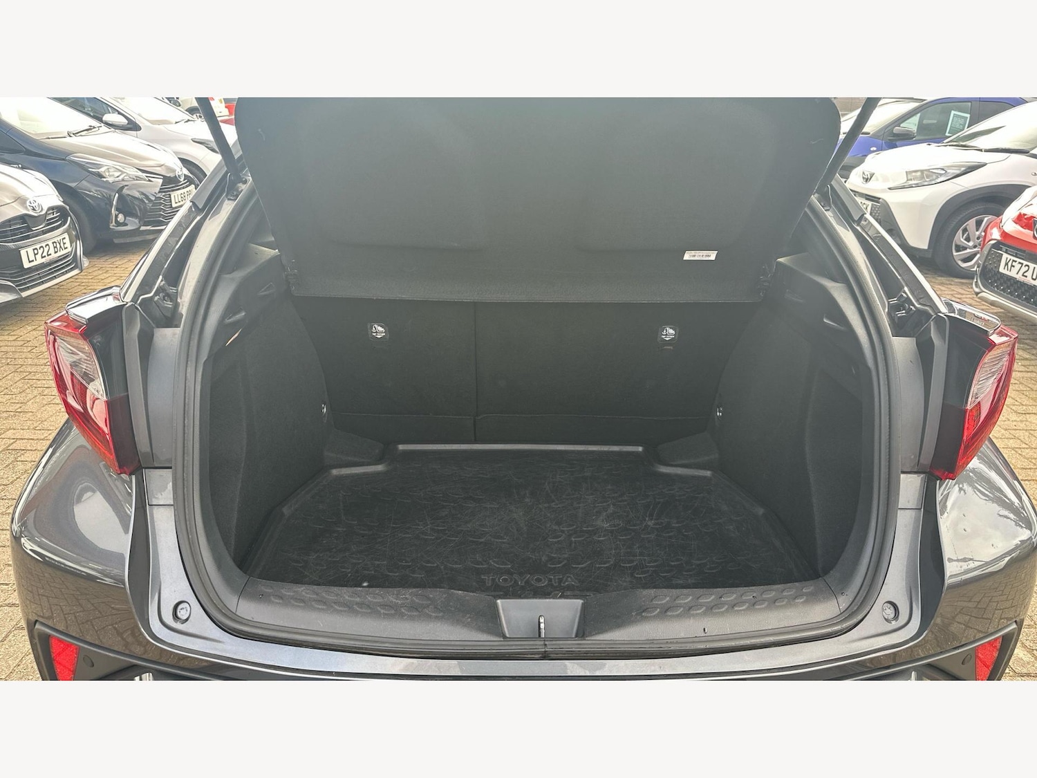 Used Toyota C-HR 2021 for sale - 77537201: Photo 16