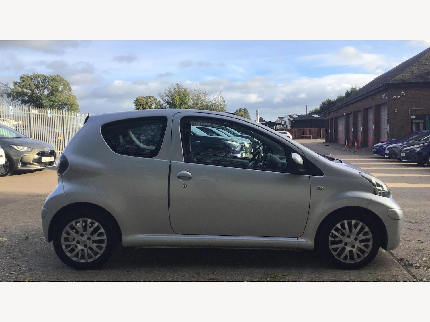 Used Toyota AYGO 2009 for sale - 76136087: Photo 18