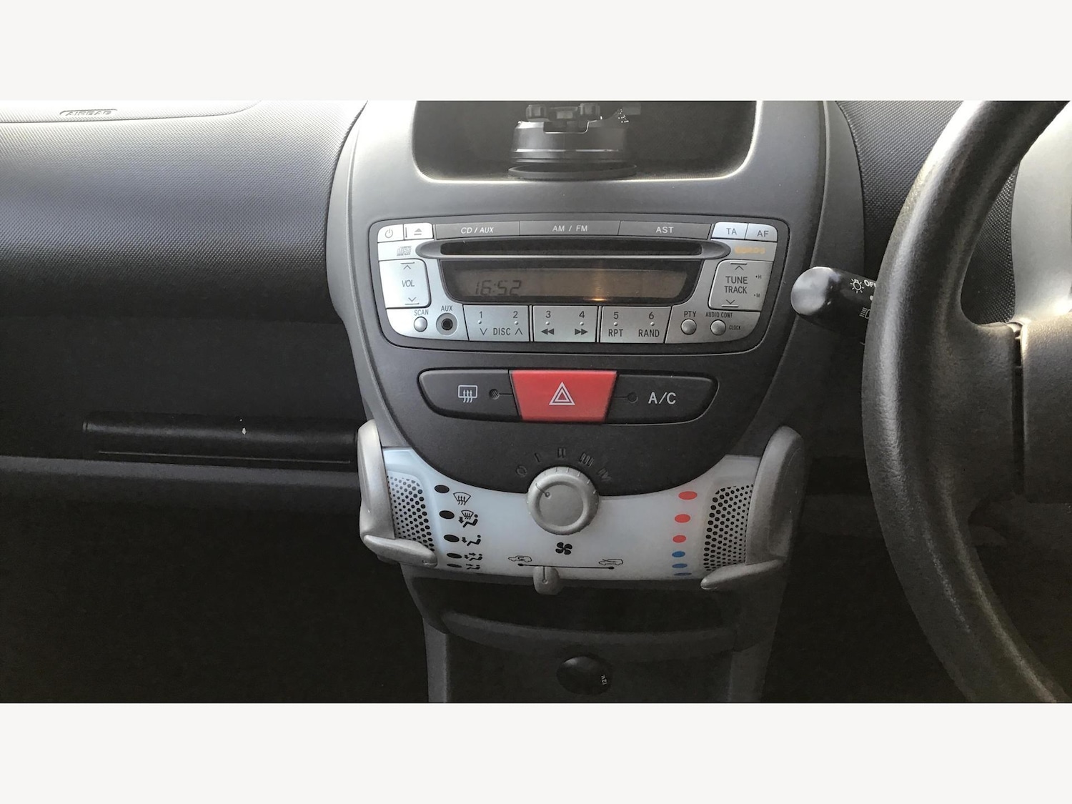 Used Toyota AYGO 2009 for sale - 76136087: Photo 9