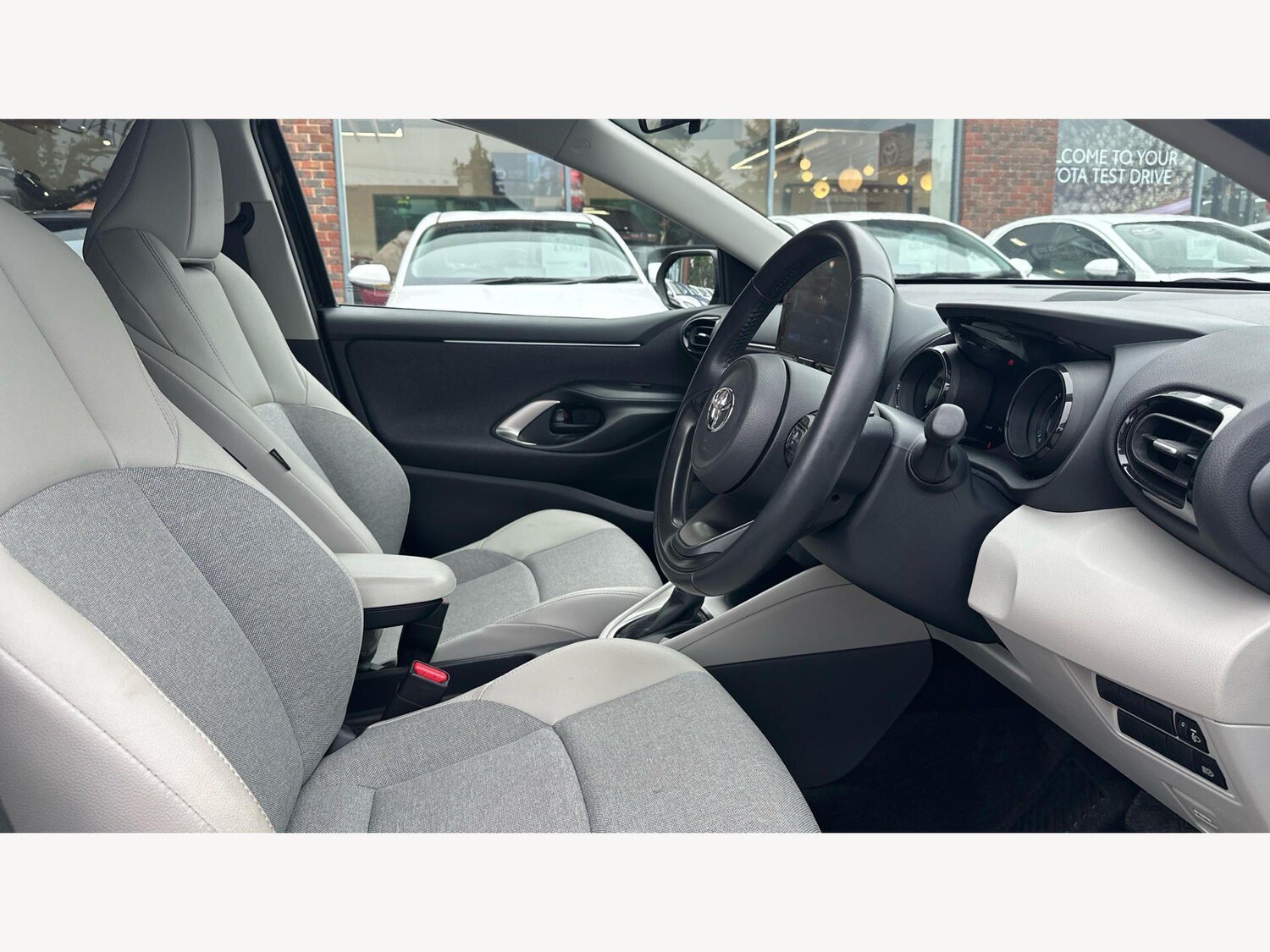 Used Toyota Yaris 2023 for sale - 77783704: Photo 13