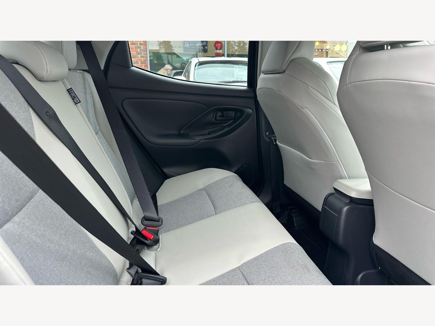 Used Toyota Yaris 2023 for sale - 77783704: Photo 14