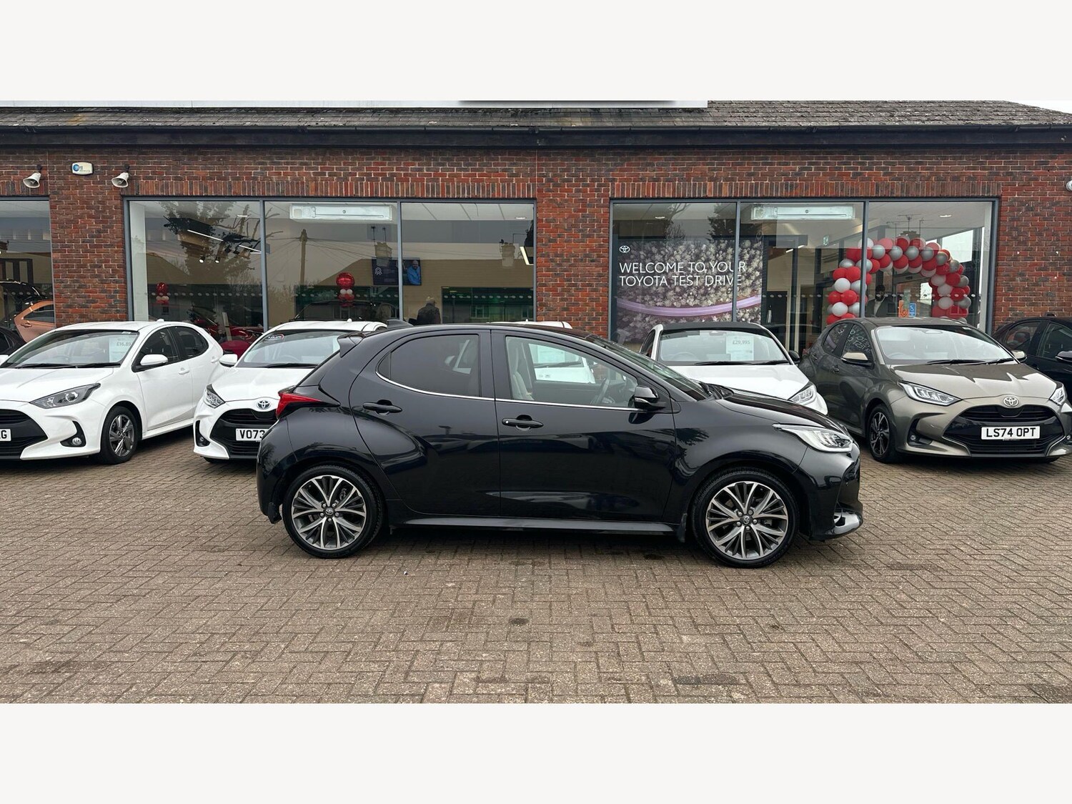 Used Toyota Yaris 2023 for sale - 77783704: Photo 18