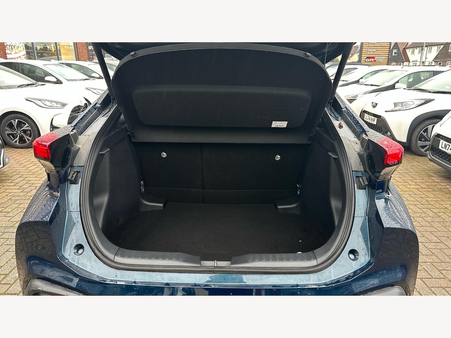 Used Toyota C-HR 2024 for sale - 76423017: Photo 16