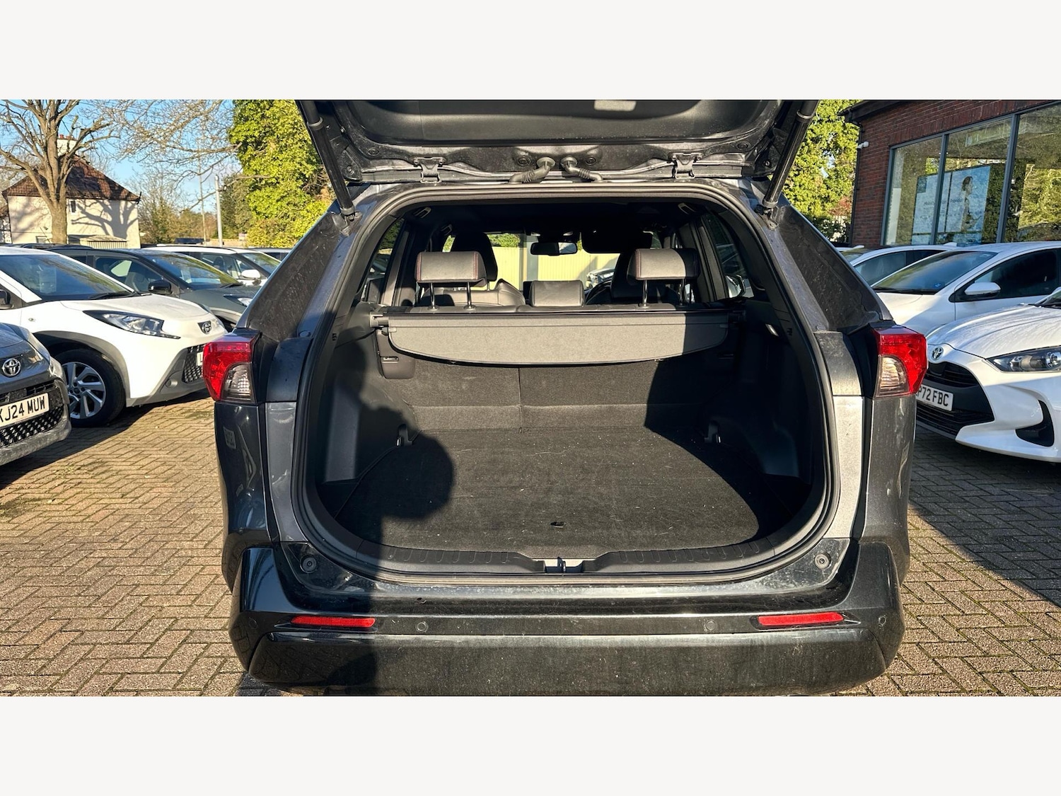 Used Toyota RAV4 2023 for sale - 76765974: Photo 16