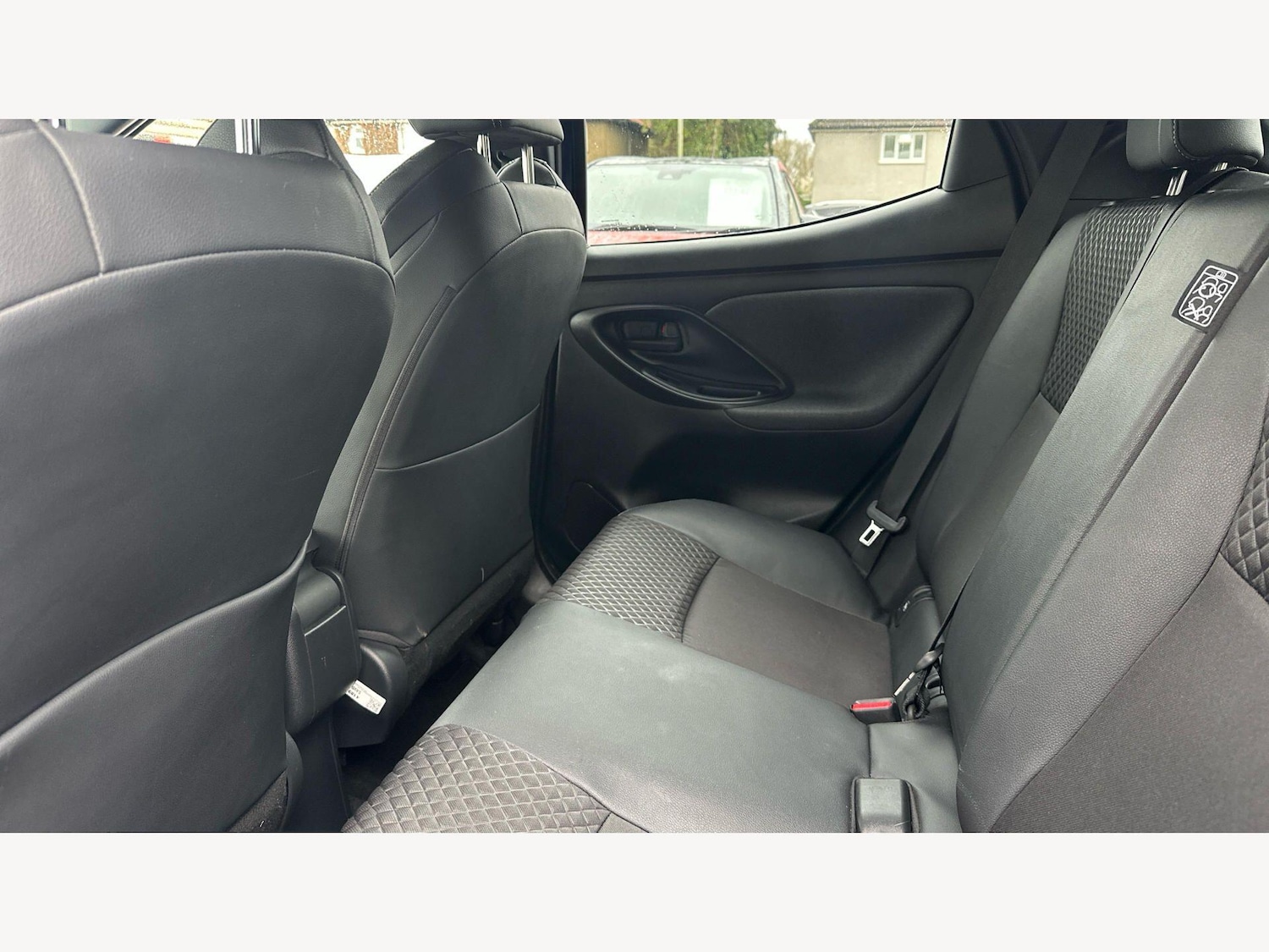 Used Toyota Yaris 2022 for sale - 77696279: Photo 15