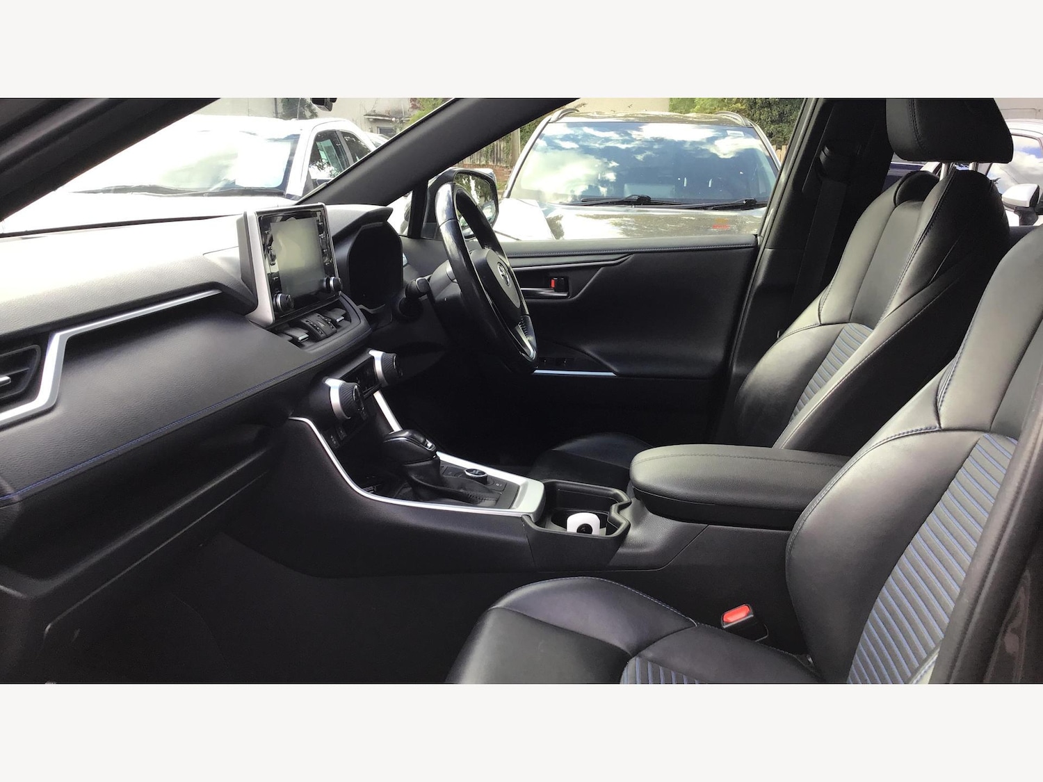 Used Toyota RAV4 2019 for sale - 76031332: Photo 12