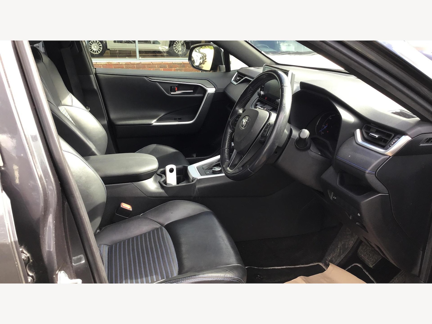 Used Toyota RAV4 2019 for sale - 76031332: Photo 13