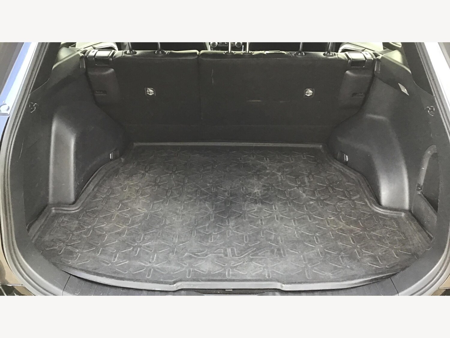 Used Toyota RAV4 2019 for sale - 76031332: Photo 16