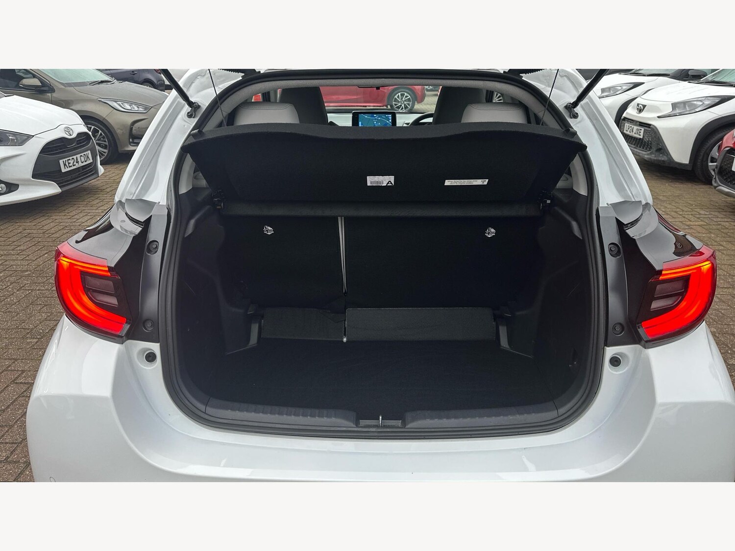 Used Toyota Yaris 2023 for sale - 77574172: Photo 16