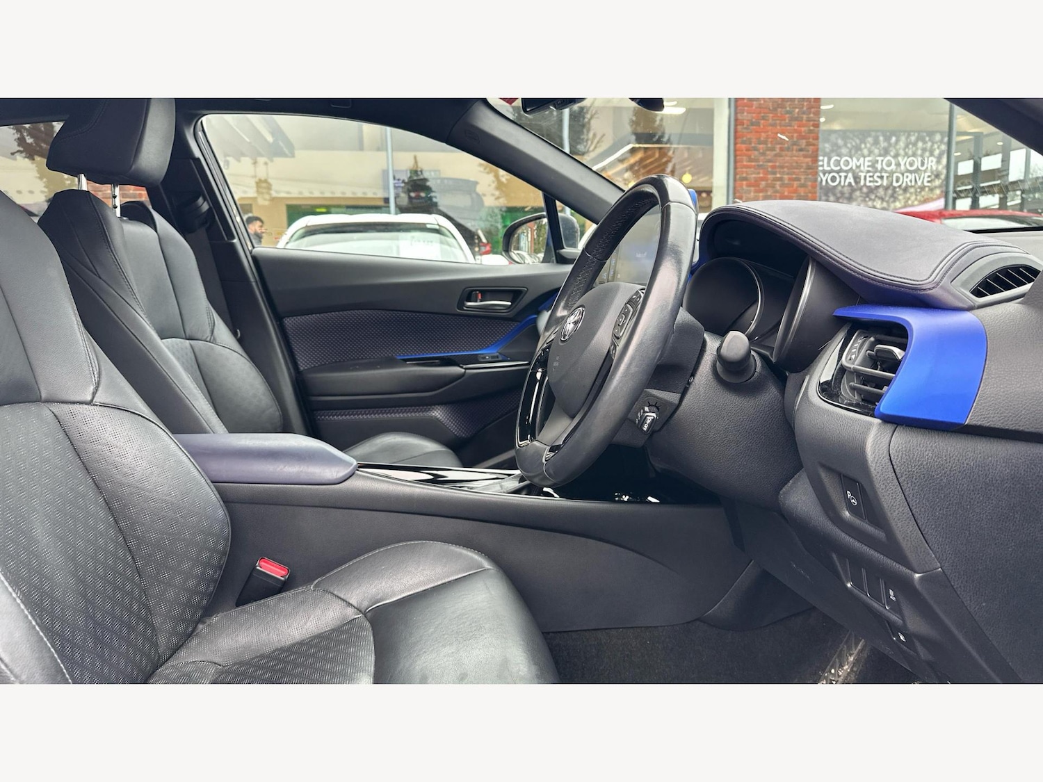 Used Toyota C-HR 2018 for sale - 76765359: Photo 13