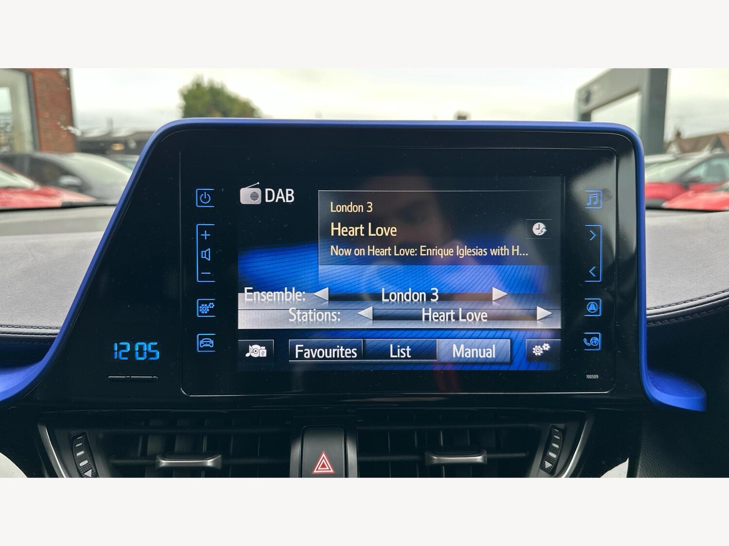 Used Toyota C-HR 2018 for sale - 76765359: Photo 24