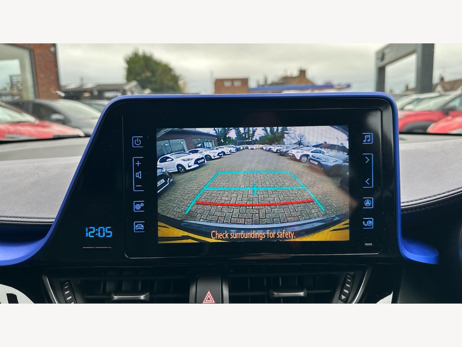 Used Toyota C-HR 2018 for sale - 76765359: Photo 25