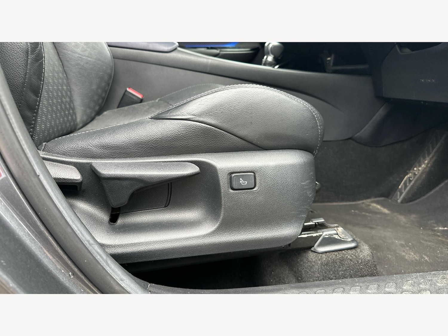 Used Toyota C-HR 2018 for sale - 76765359: Photo 26