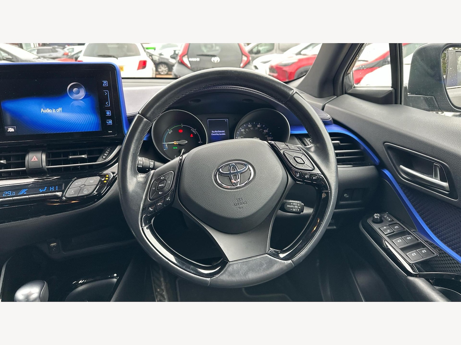 Used Toyota C-HR 2018 for sale - 76765359: Photo 8
