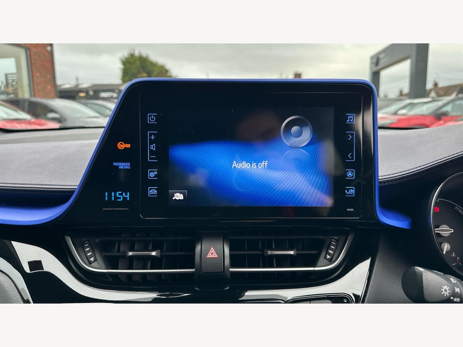 Used Toyota C-HR 2018 for sale - 76765359: Photo 9