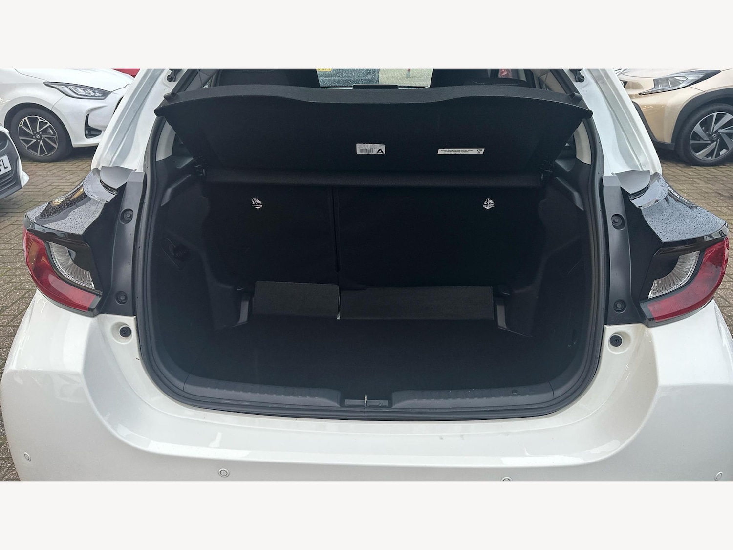 Used Toyota Yaris for sale - 77190706: Photo 16