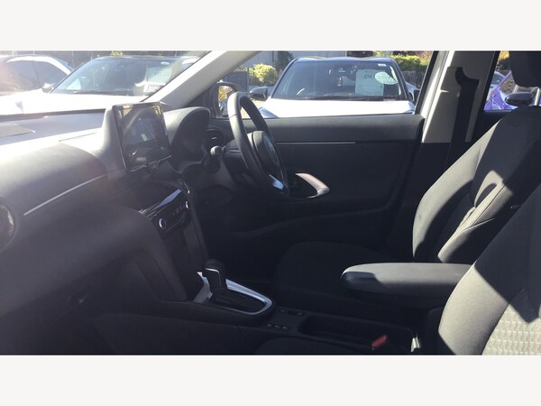 Used Toyota Yaris Cross 2024 for sale - 76336233: Photo 12