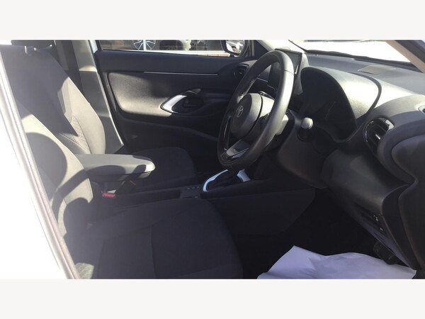 Used Toyota Yaris Cross 2024 for sale - 76336233: Photo 13