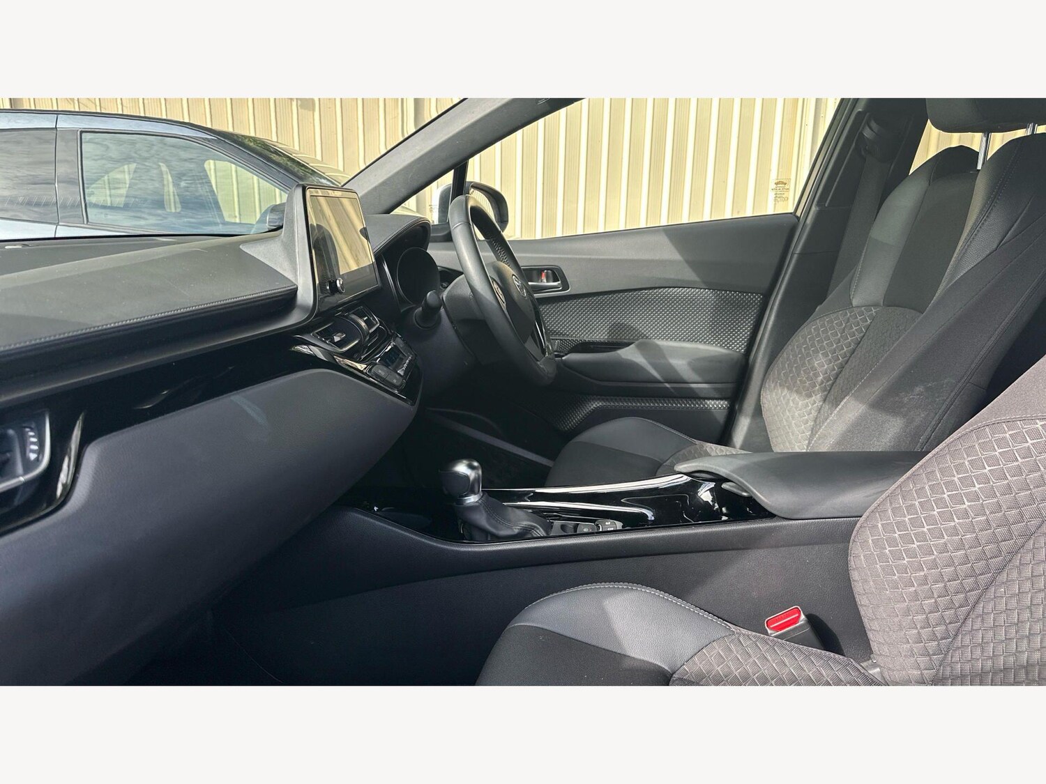 Used Toyota C-HR 2023 for sale - 78156659: Photo 12