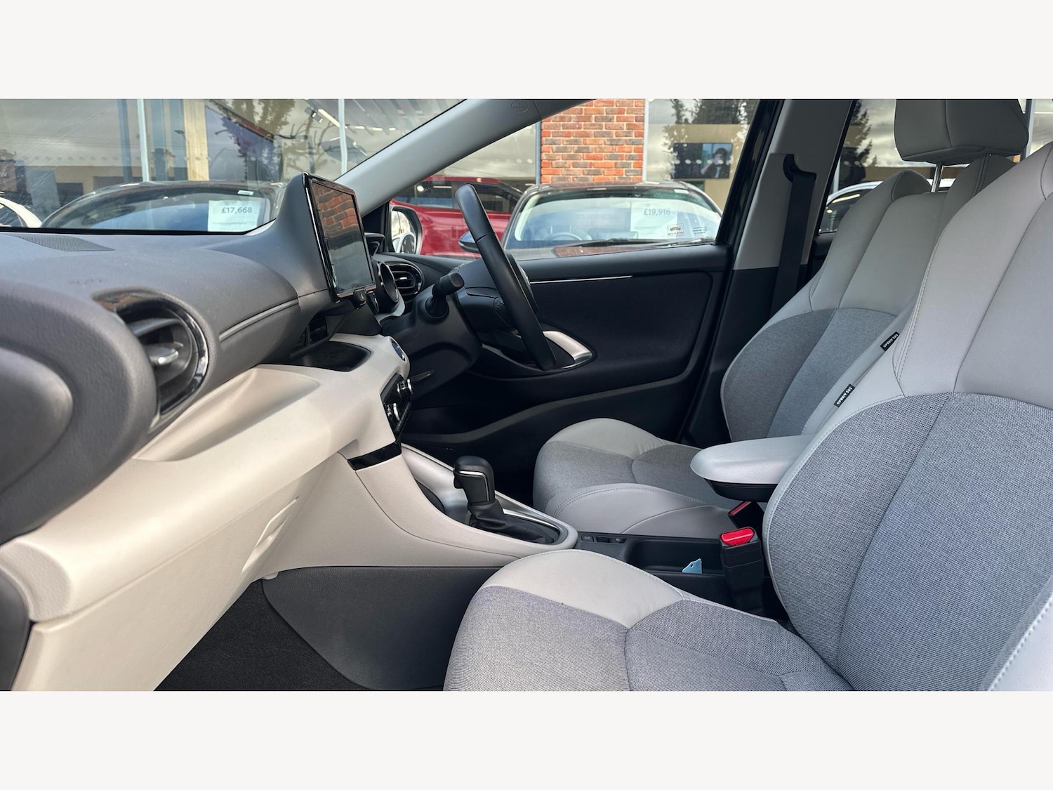 Used Toyota Yaris 2023 for sale - 76866222: Photo 12