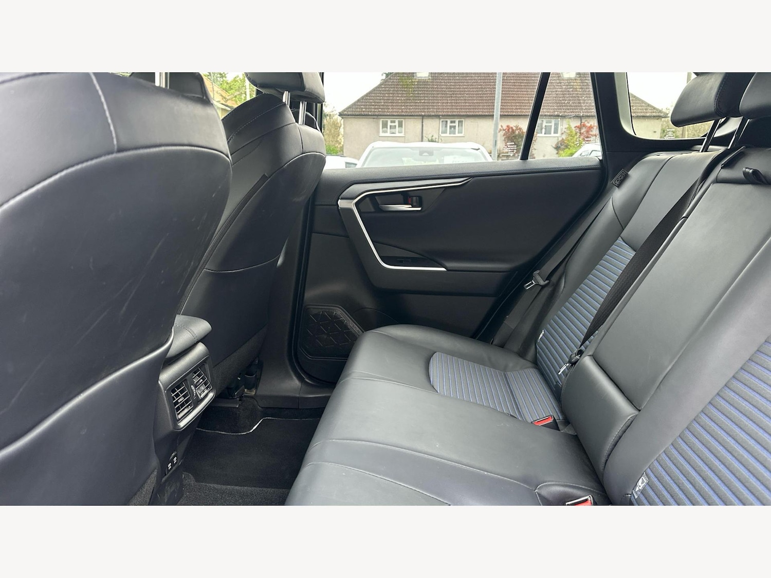 Used Toyota RAV4 2020 for sale - 76866463: Photo 15