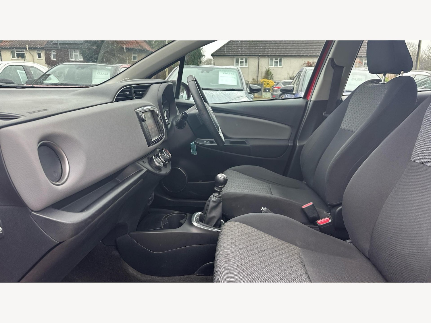 Used Toyota Yaris 2015 for sale - 77279749: Photo 12