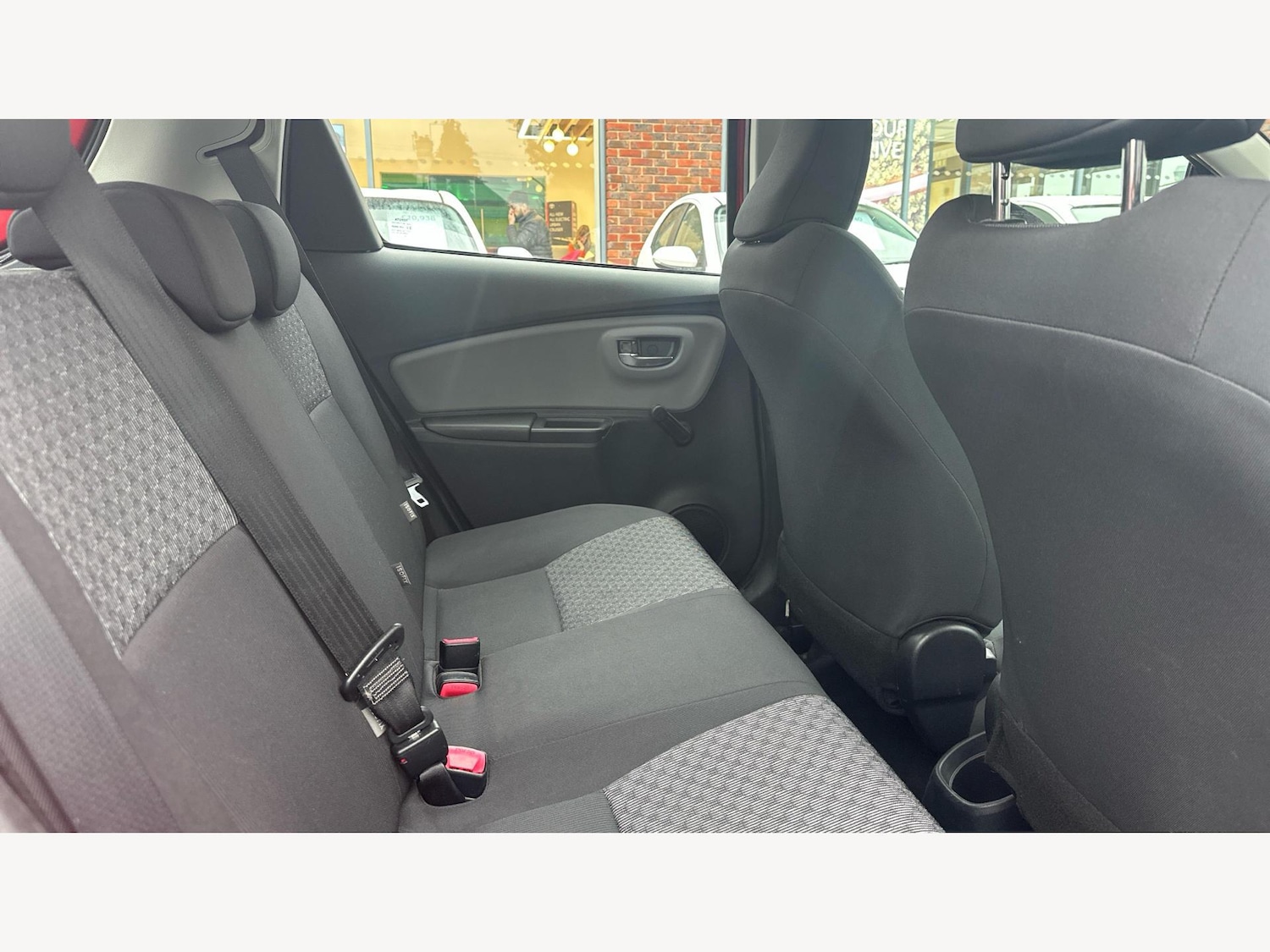 Used Toyota Yaris 2015 for sale - 77279749: Photo 14