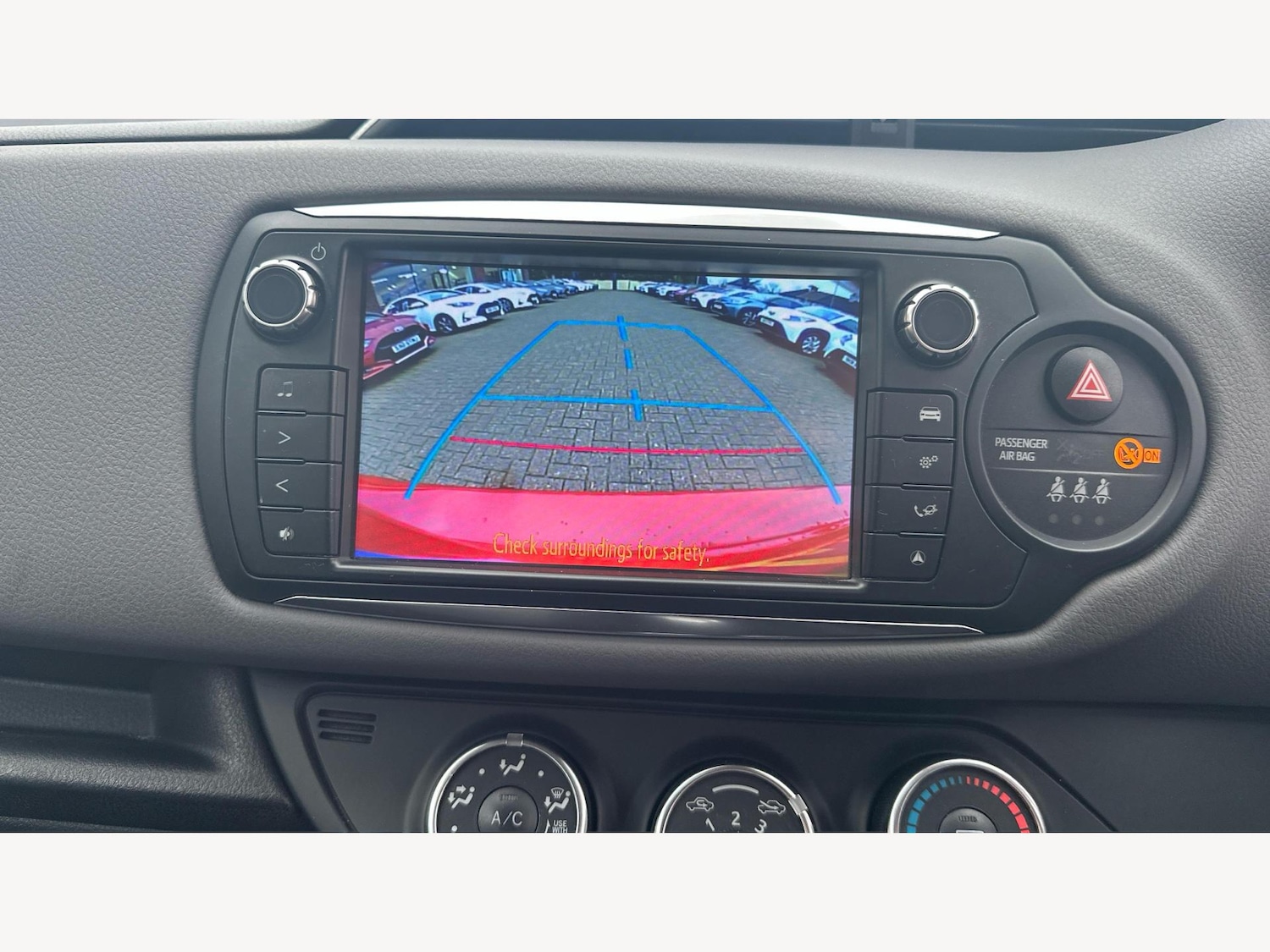 Used Toyota Yaris 2015 for sale - 77279749: Photo 25