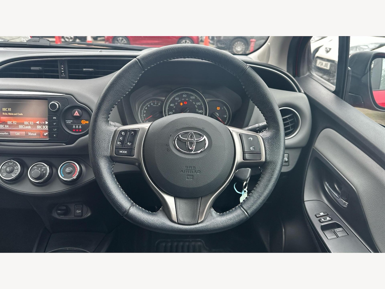 Used Toyota Yaris 2015 for sale - 77279749: Photo 8