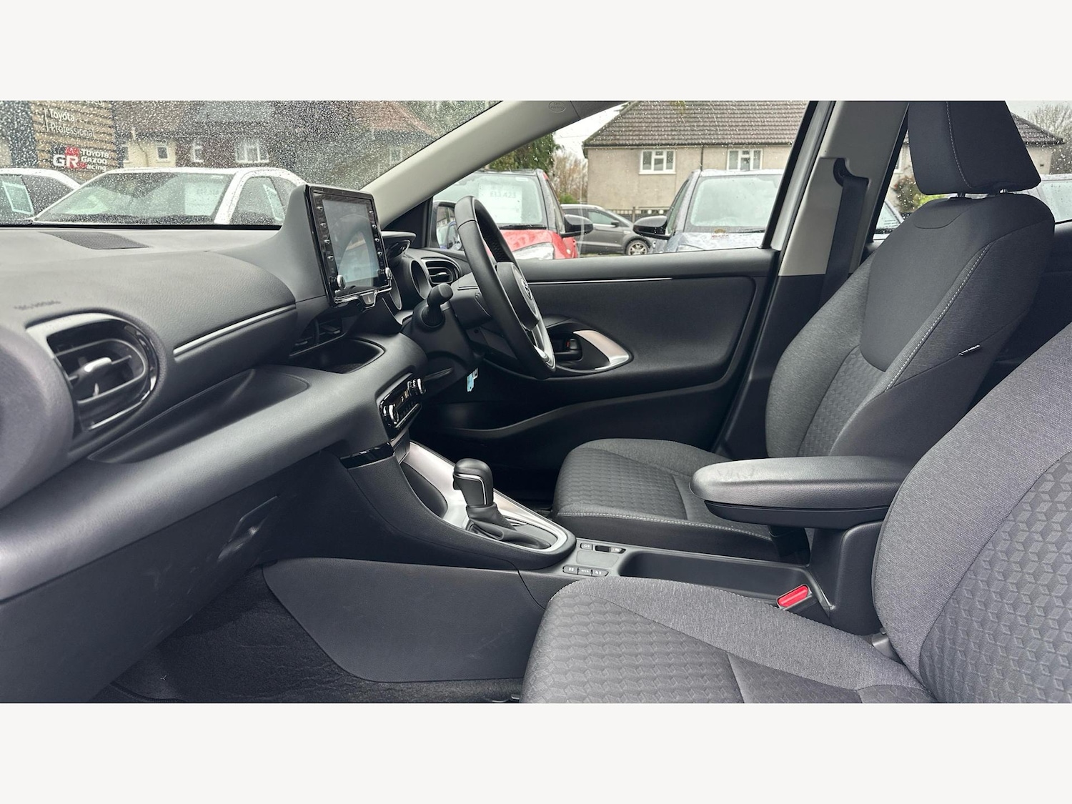 Used Toyota Yaris 2024 for sale - 77343975: Photo 12