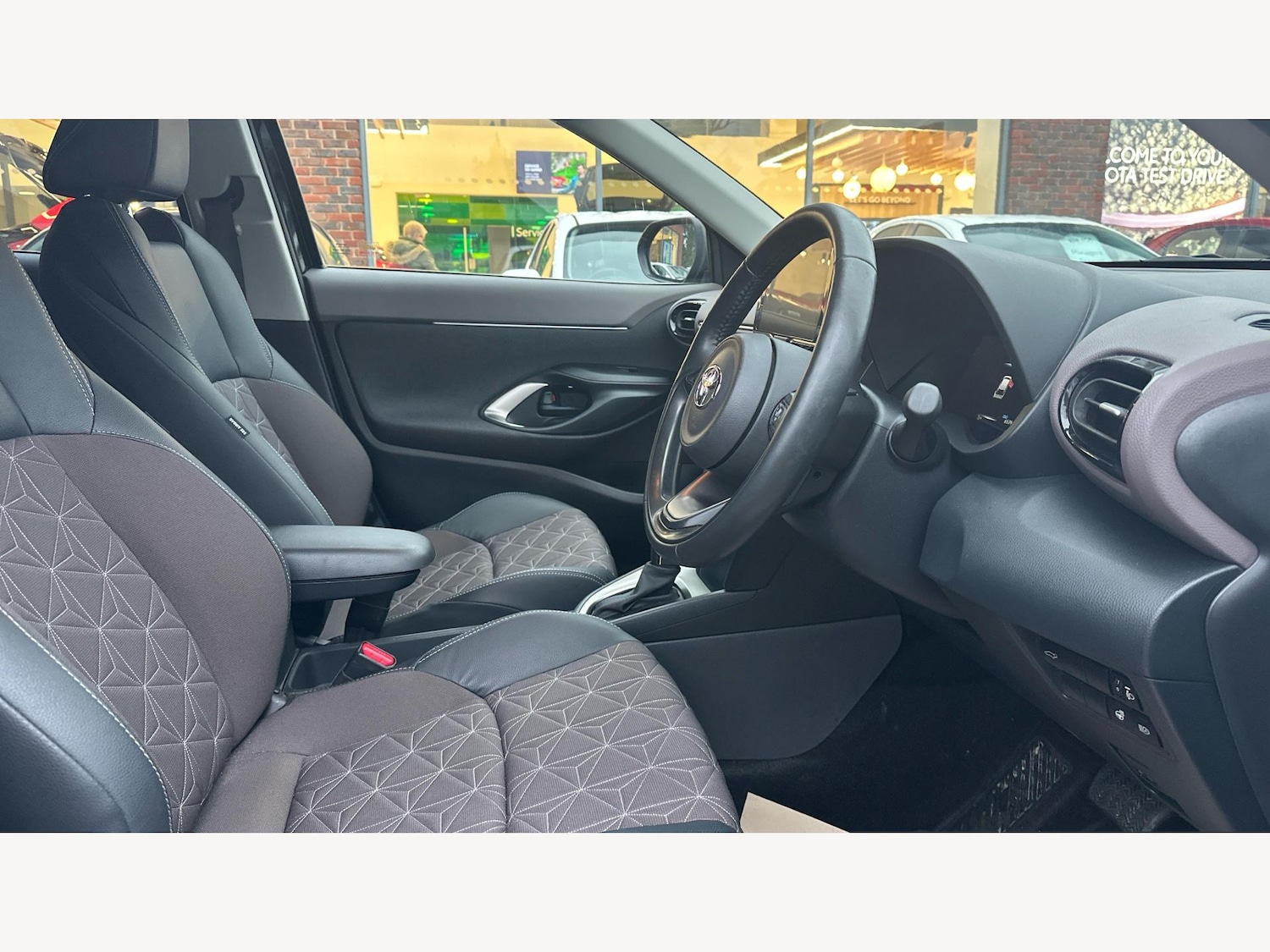 Used Toyota Yaris Cross 2023 for sale - 76771824: Photo 13