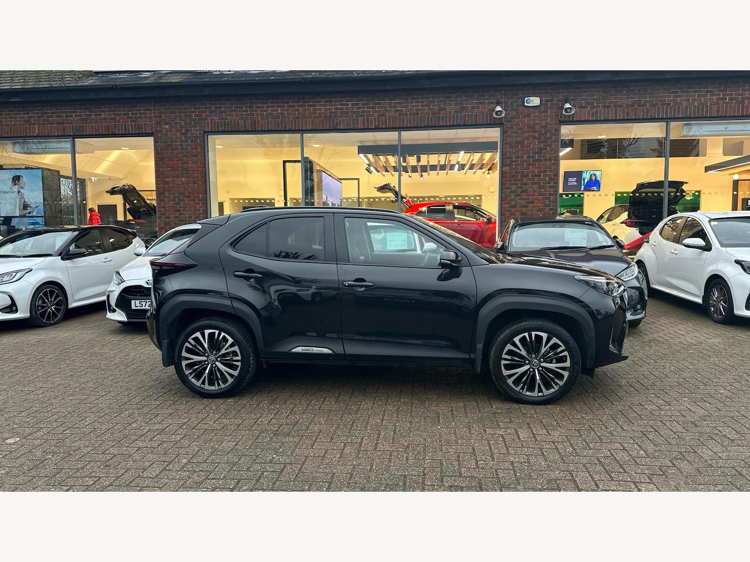 Used Toyota Yaris Cross 2023 for sale - 76771824: Photo 18