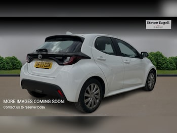 Used Toyota Yaris 2023 for sale - 78100418: Photo