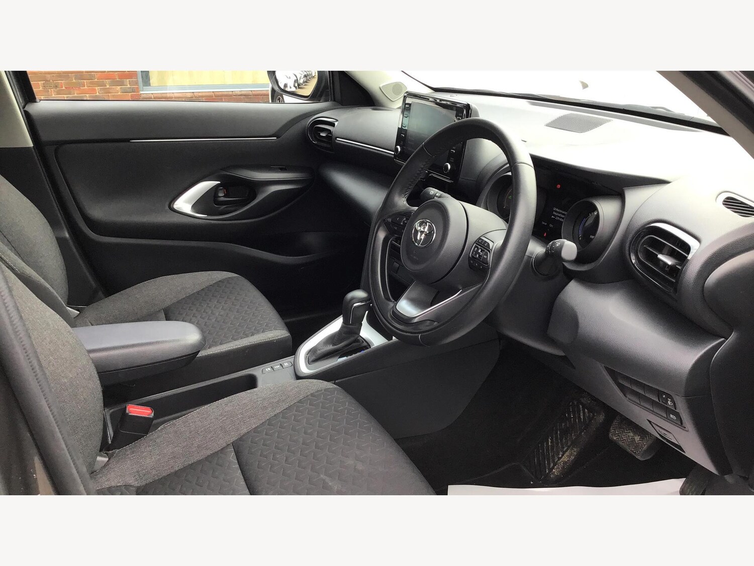 Used Toyota Yaris Cross 2023 for sale - 76989991: Photo 13