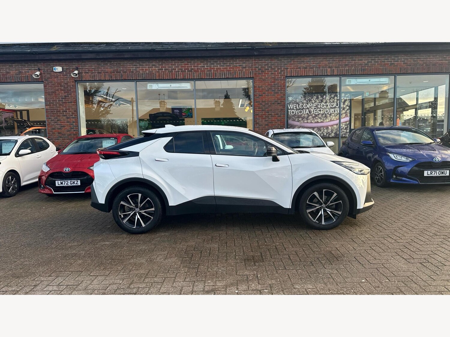 Used Toyota C-HR 2024 for sale - 77537753: Photo 18
