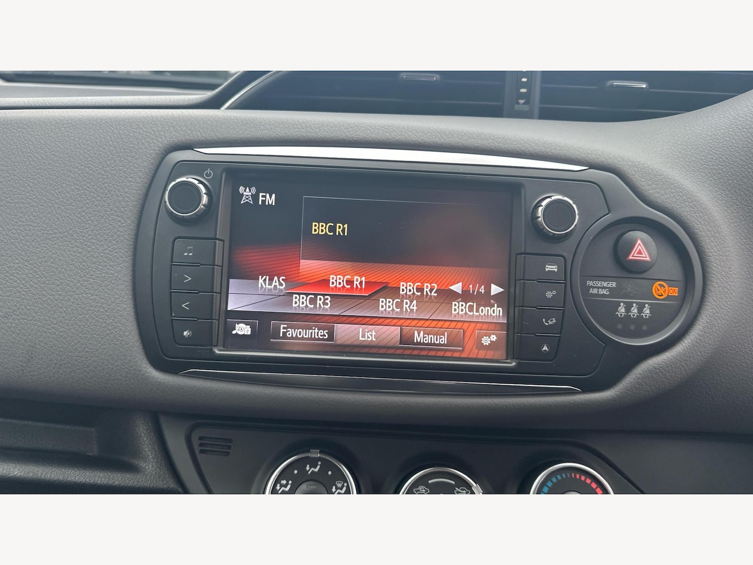 Used Toyota Yaris 2015 for sale - 77695809: Photo 24