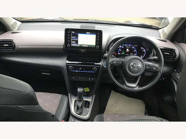 Used Toyota Yaris Cross 2022 for sale - 76270352: Photo 7