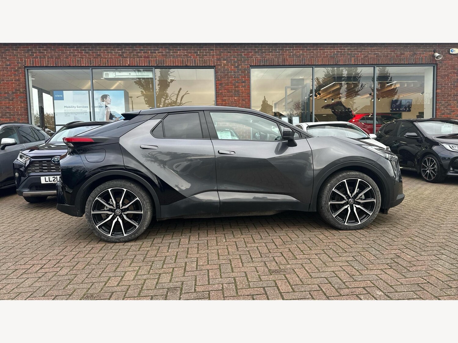 Used Toyota C-HR for sale - 76571997: Photo 18